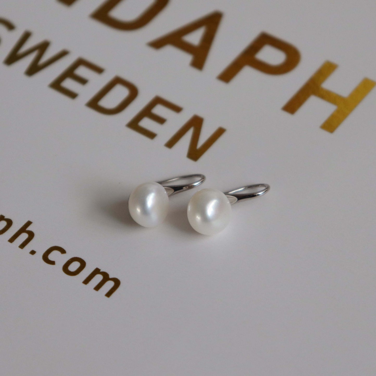 Genuine pearl hook earrings [short hook]