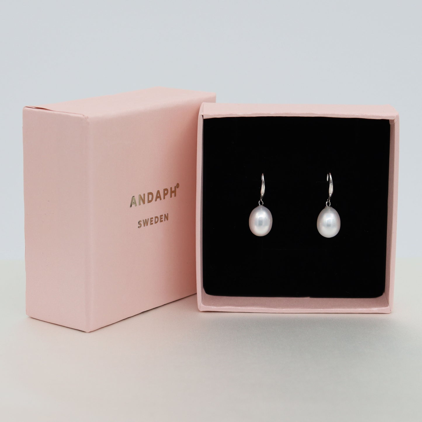 Genuine pearl drop earrings