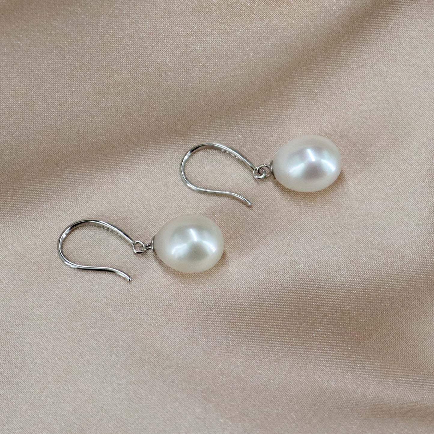 Genuine pearl drop earrings