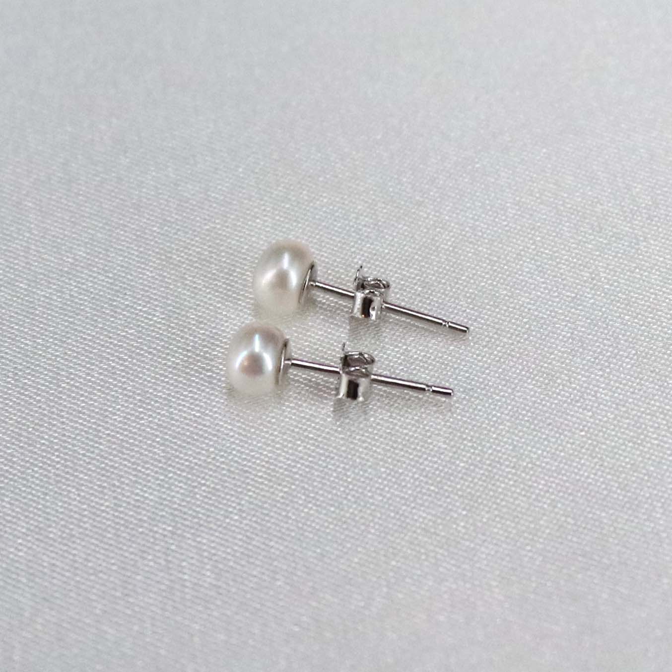 6 mm pearl stud earrings