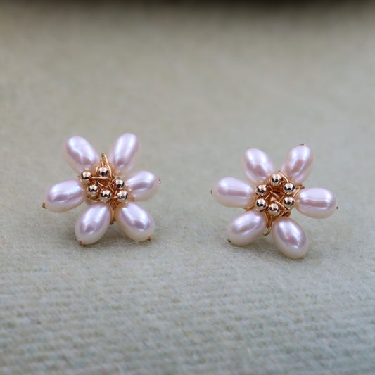 Genuine pearl daisy stud earrings
