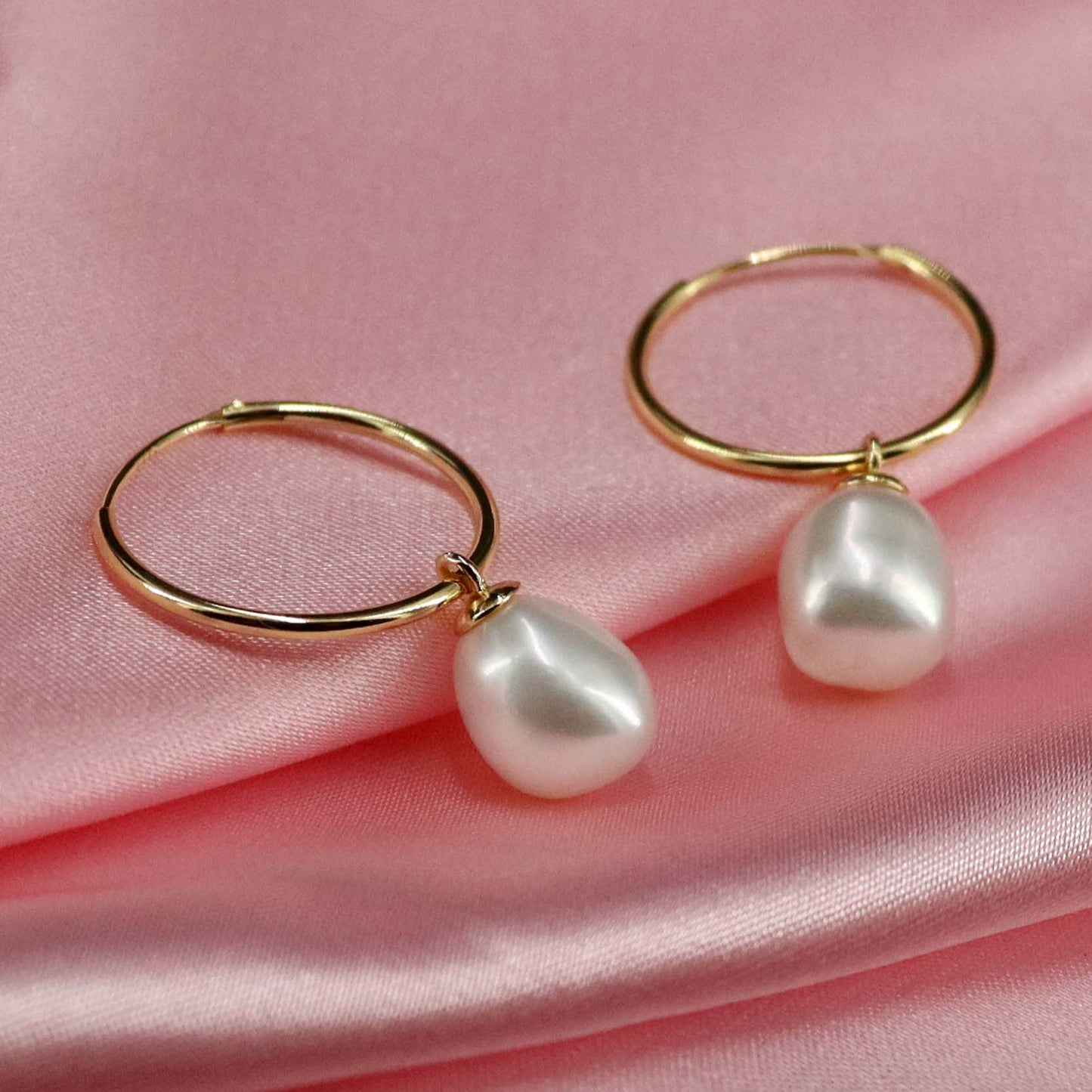 Genuine pearl hoop earrings