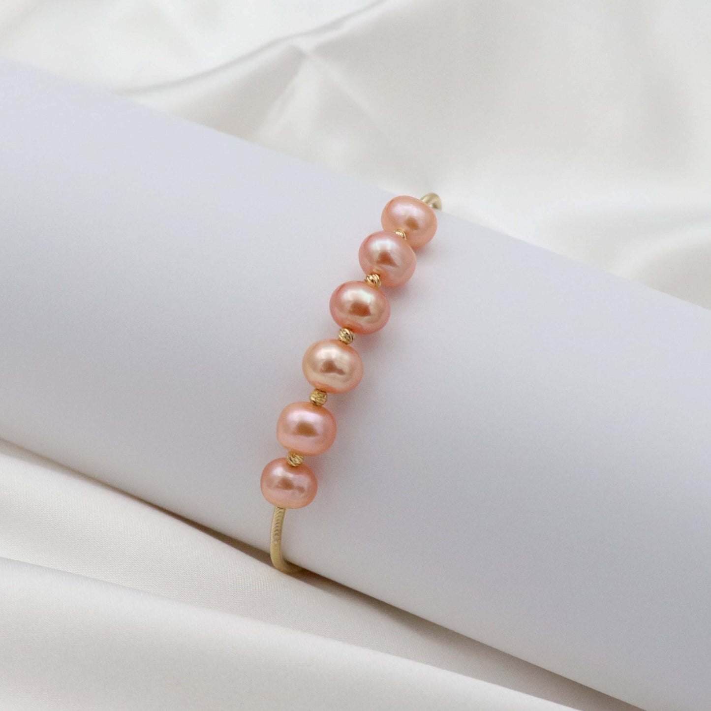 Pearl bracelet