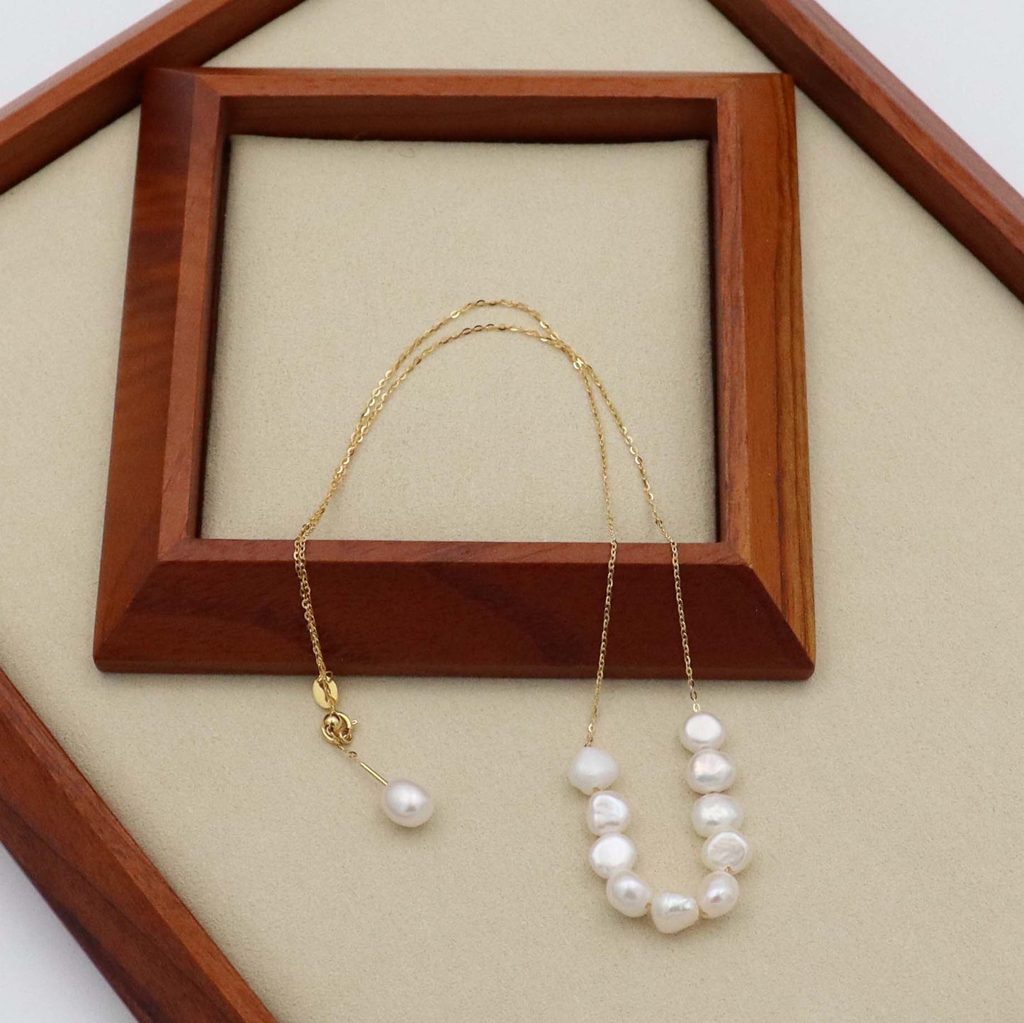 Pearl necklace / pendant