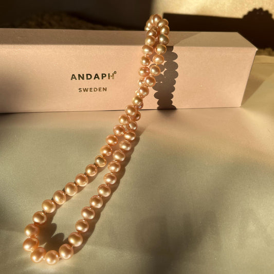 Luxury pearl necklace